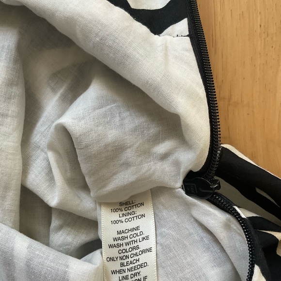 White House Black Market zebra Striped Skirt,  Size 6 - Picture 6 of 6